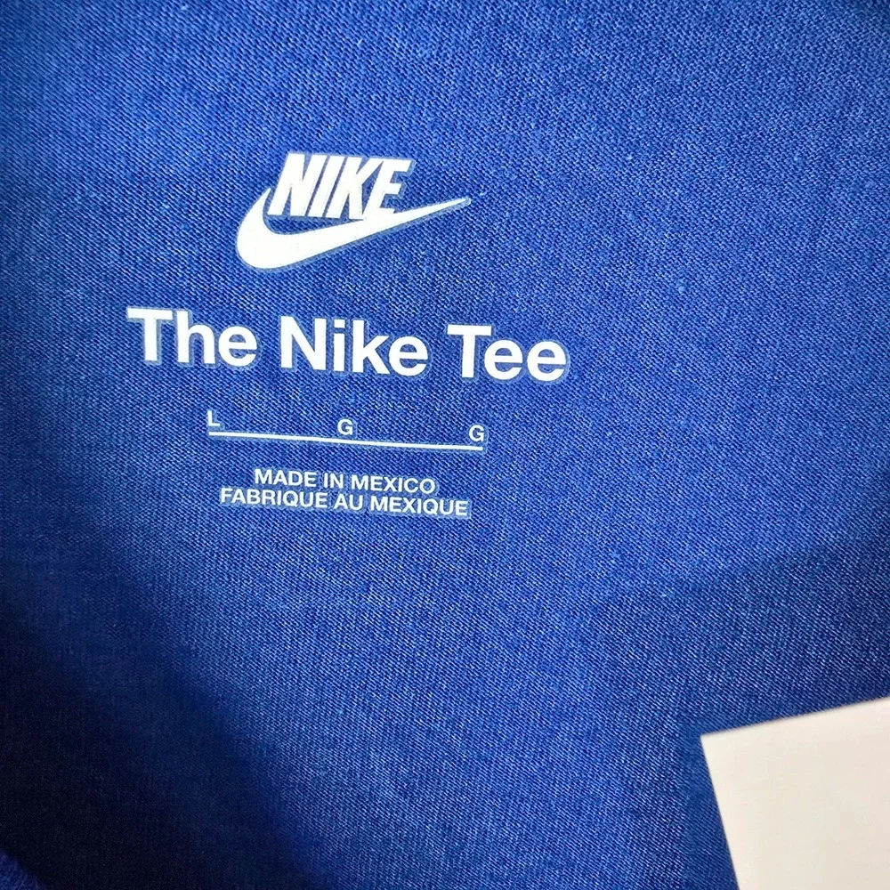 Nike Mens Sportswear Embroidered Swoosh Tee Royal Blue BV0507-480 Size L NEW